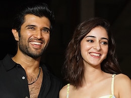 Ananya Panday Shares A Glimpse Of Vijay Deverakonda’s Latest Indulgence, Calls It “Koffee With(Out) Karan” Ananya Panday Shares A Glimpse Of Vijay Deverakonda’s Latest Indulgence, Calls It “Koffee With(Out) Karan”