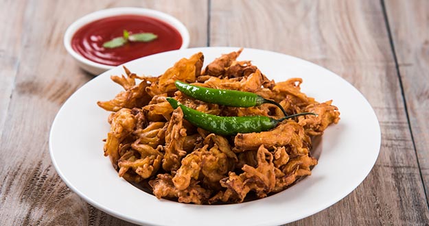 Spice Up Your Holi Festivities With These 5 Mouthwatering Pakoda Recipes
