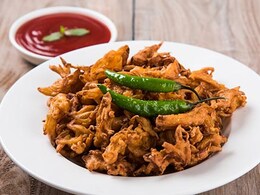 Besan Or Rice Flour: What Really Makes Pakoras Crispy