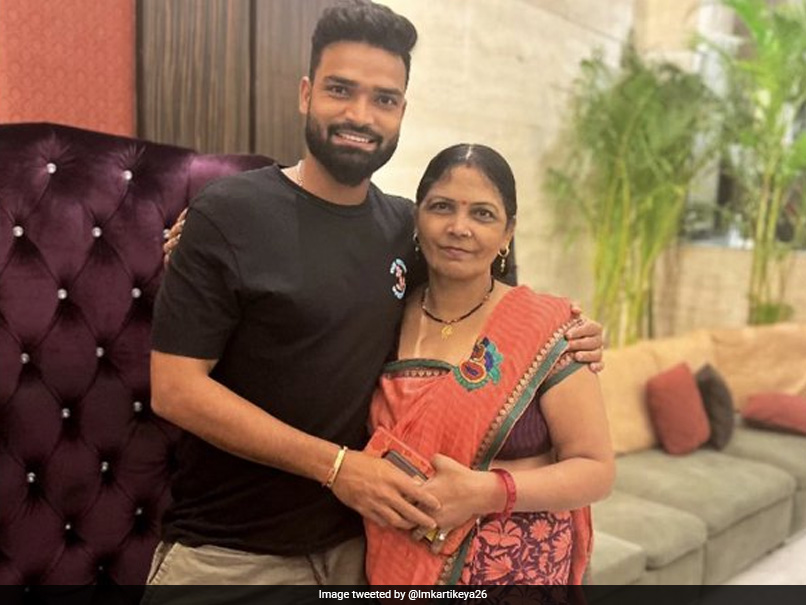 Mumbai Indians Star Meets Mother After 9 Years, Pic Goes Viral