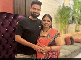 9 साल 3 महीने बाद अपनी मां से मिला Mumbai Indians का ये खिलाड़ी, कहानी जानकर खड़े हो जाएंगे रौंटे 9 साल 3 महीने बाद अपनी मां से मिला Mumbai Indians का ये खिलाड़ी, कहानी जानकर खड़े हो जाएंगे रौंटे