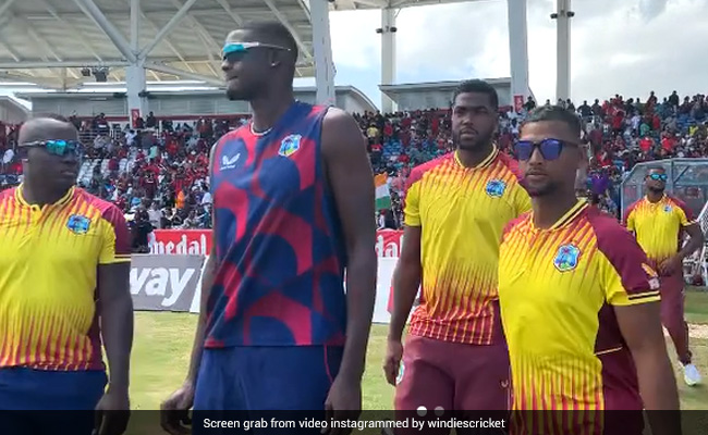 T20 WorldCup  के लिए नहीं बन पा रही है वेस्टइंडीज की टीम, मुख्य कोच फिल सिमन्स ने भी खड़े किए हाथ, जानिए क्या है पूरा मामला