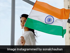 Independence Day 2022: The Spirit Of Patriotism Lies In A White <i>Kurta</i> For These Bollywood Stars