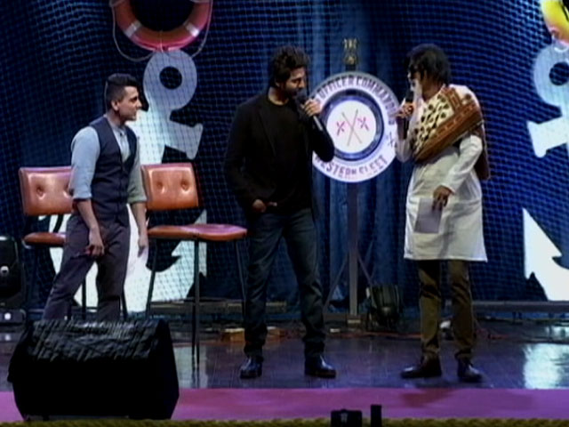 Kartik Aaryan Shares Stage With 'Amit Ji' And 'Aamir': All For Pun