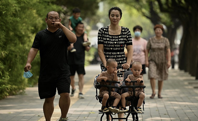 China's Population To Begin Decreasing By 2025: Report