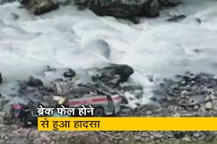 पहलगाम में ITBP जवानों को ले जा रही बस खाई में गिरी, 6 की मौत पहलगाम में ITBP जवानों को ले जा रही बस खाई में गिरी, 6 की मौत