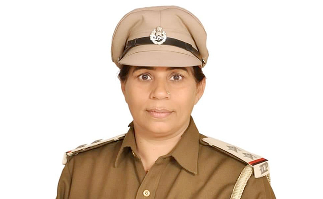 8 लाख से ज्यादा महिलाओं को सेल्फ डिफेंस की ट्रेनिंग देने वाली दिल्ली पुलिस की महिला सब इंस्पेक्टर ने ऐसे लुटेरों को दबोचा