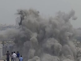 When Noida Twin Towers Were Demolished, Air Pollution Spiked This Much When Noida Twin Towers Were Demolished, Air Pollution Spiked This Much