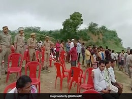 UP के बांदा में बड़ा हादसा, यमुना में डूबी नाव, तीन की मौत, 17 लापता, 35 लोग थे सवार UP के बांदा में बड़ा हादसा, यमुना में डूबी नाव, तीन की मौत, 17 लापता, 35 लोग थे सवार