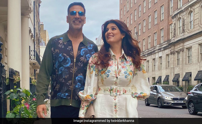 Twinkle Khanna Reviews Akshay Kumar's <i>Raksha Bandhan</i>: "I Dare You To Leave The Theatre Dry-Eyed"