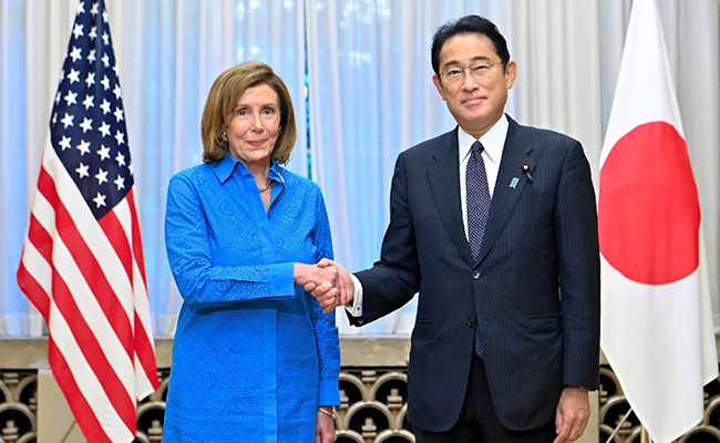 Japan ने China से Taiwan के पास सैन्य-अभ्यास "तुरंत रोकने को कहा" : Nancy Pelosi से मुलाकात के बाद PM किशिदा