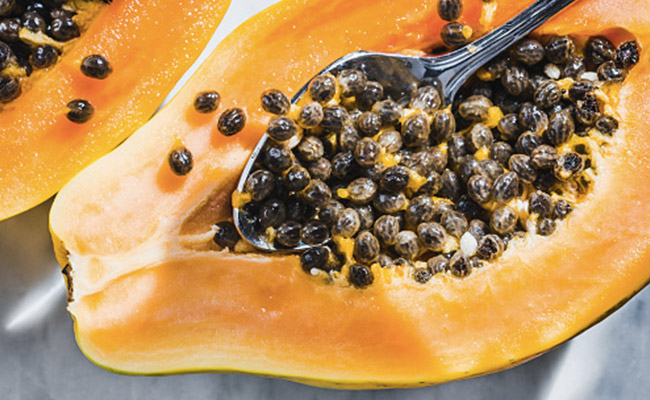 8 Benefits Of Papaya Seeds & How To Consume Them Correctly