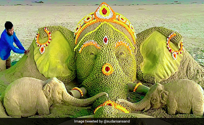 Ganesh Chaturthi 2022: Sand Artist Sudarsan Pattnaik Creates Ganesha Sculpture
