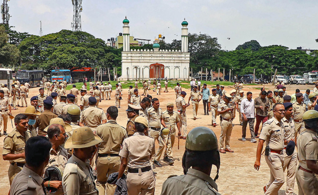 Contrasting Mood At 2 Idgah Grounds In Karnataka During Ganesha Festival
