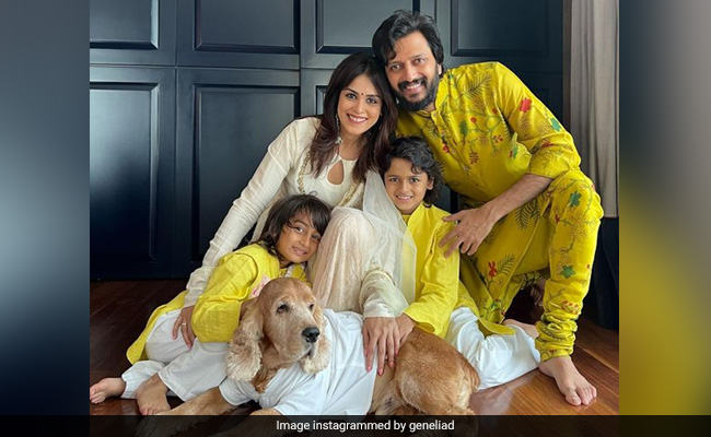 Ganesh Chaturthi 2022: Greetings From Riteish Deshmukh-Genelia D'Souza And Other Bollywood Celebs