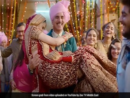 <i>Raksha Bandhan</i> Review: Akshay Kumar Has Enormous Workload In Tone Deaf Film <i>Raksha Bandhan</i> Review: Akshay Kumar Has Enormous Workload In Tone Deaf Film