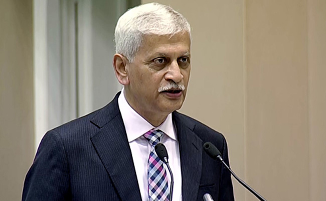 "सीनियर चंद्रचूड़ के आगे लड़ा था पहला केस, जूनियर को सौंप रहा हूं कुर्सी": विदाई स्पीच में CJI यूयू ललित