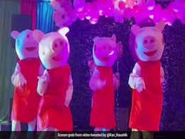 Katrina Kaif के 'काला चश्मा' गाने पर Peppa Pigs ने किया धमाकेदार डांस Katrina Kaif के 'काला चश्मा' गाने पर Peppa Pigs ने किया धमाकेदार डांस