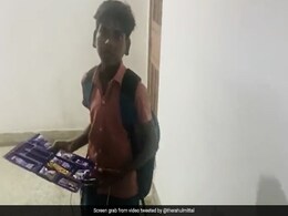 पापा का हो गया एक्सीडेंट, तो जोमैटो डिलीवरी ब्वॉय बनकर परिवार का खर्च चला रहा ये 7 साल का बच्चा पापा का हो गया एक्सीडेंट, तो जोमैटो डिलीवरी ब्वॉय बनकर परिवार का खर्च चला रहा ये 7 साल का बच्चा