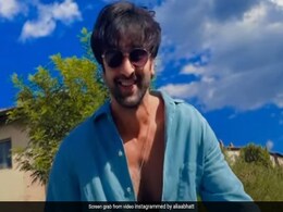 Brahmastra: ब्लॉकबस्टर ओपनिंग के बाद भी रणबीर कपूर हुए परेशान, सोशल मीडिया पर फैन्स से की ये अपील  Brahmastra: ब्लॉकबस्टर ओपनिंग के बाद भी रणबीर कपूर हुए परेशान, सोशल मीडिया पर फैन्स से की ये अपील