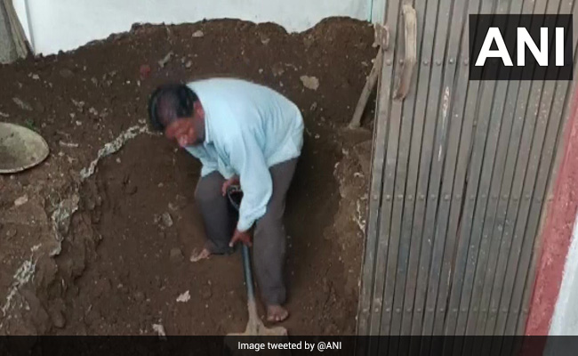 Wife's Body Buried At Home, Madhya Pradesh Teacher Cites Community Custom