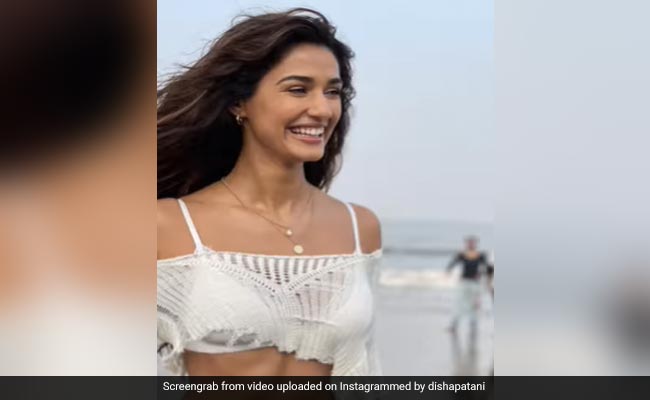 Just Disha Patani Grooving To <i>Galliyan Returns</i> By The Beach