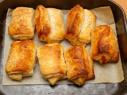 How To Make Moong Dal Parcels - A Crispy, Protein-Rich Snack To Pair With Evening Tea