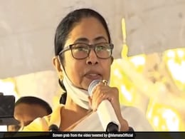 Mamata Banerjee Asks Kolkata Mayor To Rename Road After Pranab Mukherjee Mamata Banerjee Asks Kolkata Mayor To Rename Road After Pranab Mukherjee