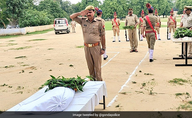 Uttar Pradesh Police Mourns Death Of Explosive Detection Dog 'Oli'