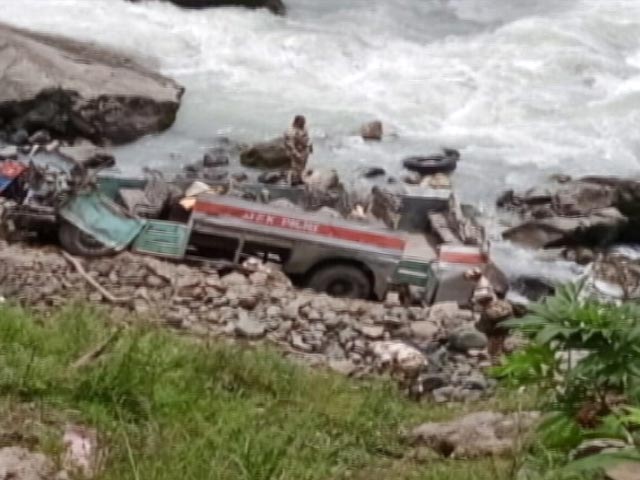 Bus Carrying 39 Security Force Personnel Falls Into Riverbed In Kashmir