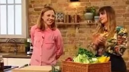 Chef's Simple Dish Gets 2-Minute Long Applause, Funny Video Goes Viral