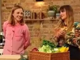 Chef's Simple Dish Gets 2-Minute Long Applause, Funny Video Goes Viral Chef's Simple Dish Gets 2-Minute Long Applause, Funny Video Goes Viral
