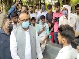 यूपी के डिप्टी सीएम अचानक गाजियाबाद पहुंचे, पोस्टमार्टम हाउस की खराब हालत देखकर लगाई फटकार यूपी के डिप्टी सीएम अचानक गाजियाबाद पहुंचे, पोस्टमार्टम हाउस की खराब हालत देखकर लगाई फटकार