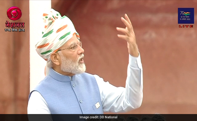 पीएम मोदी ने जहां 'भ्रष्टाचार' और 'परिवारवाद' पर निशाना साधा वहीं देश को 'तरक्की के नए मंत्र' भी दिए
