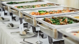 5 Tips To Avoid Overeating During Shadi Season And Avoid Bloating