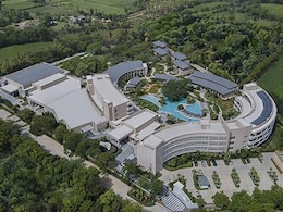 Dive In The Luxury Of Comfortable Stay And Fantastic Food At Courtyard by Marriott Aravali Resort, Delhi