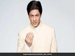 बॉलीवुड के इन सेलिब्रिटीज के साथ Shah Rukh Khan की दुश्मनी की खूब रही चर्चा, एक को तो भरी महफिल में जड़ दिया था थप्पड़ बॉलीवुड के इन सेलिब्रिटीज के साथ Shah Rukh Khan की दुश्मनी की खूब रही चर्चा, एक को तो भरी महफिल में जड़ दिया था थप्पड़