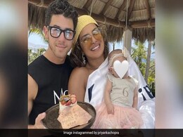 देसी गर्ल की टी-शर्ट पहने नजर आईं प्रियंका चोपड़ा की बेटी मालती, लेटेस्ट तस्वीर देख फैन्स बोले- अरे कितनी क्यूट है... देसी गर्ल की टी-शर्ट पहने नजर आईं प्रियंका चोपड़ा की बेटी मालती, लेटेस्ट तस्वीर देख फैन्स बोले- अरे कितनी क्यूट है...