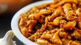 Want To Make Garlic Pickle At Home This Season? Follow These Pro Tips