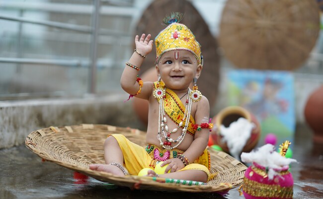 Janmashtami 2022: Planning To Dress Up Your Child As Lord Krishna? Here Are A Few Costume Ideas