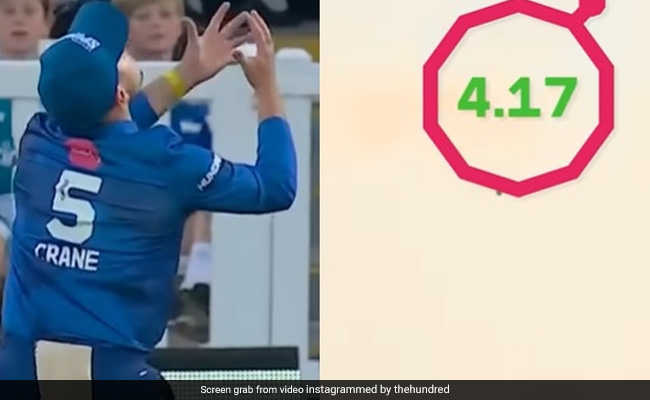 क्रिकेट में चौंकाने वाली घटना, खिलाड़ी को कैच लेने के लिए करना पड़ा इंतजार, यकीन नहीं होगा- Video