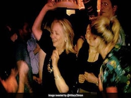Hillary Clinton ने शेयर की अपनी डांस करती तस्वीर, Party Video से Viral हुई PM ने दिया जवाब... Hillary Clinton ने शेयर की अपनी डांस करती तस्वीर, Party Video से Viral हुई PM ने दिया जवाब...