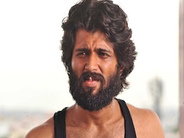 सोशल मीडिया पर विजय देवरकोंडा की फिल्म 'अर्जुन रेड्डी' का ये वीडियो वायरल, फैन्स बोले- 'लाइगर' से अच्छा ये एक सीन है सोशल मीडिया पर विजय देवरकोंडा की फिल्म 'अर्जुन रेड्डी' का ये वीडियो वायरल, फैन्स बोले- 'लाइगर' से अच्छा ये एक सीन है