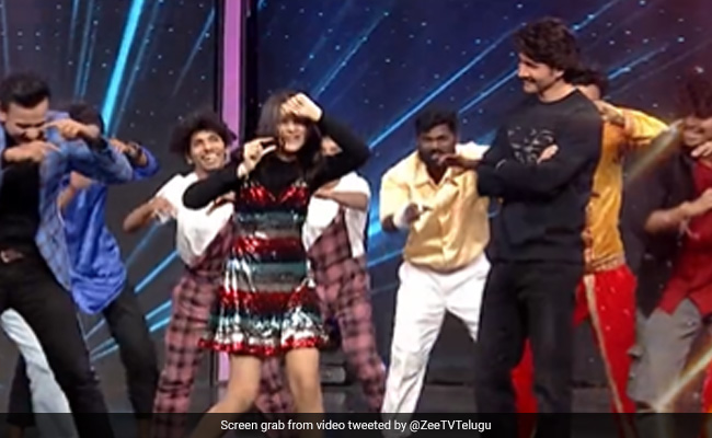 Trending: Mahesh Babu's Reaction To Daughter Sitara's Dance