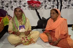 Mumbai Woman's Mother, Missing For 20 Years, Seen On Social Media In Pakistan Mumbai Woman's Mother, Missing For 20 Years, Seen On Social Media In Pakistan