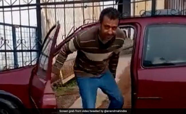 शख्स ने जुगाड़ से बना दी ऐसी कार, आनंद महिंद्रा भी हो गए कन्फ्यूज़, लोगों से पूछा ये सवाल