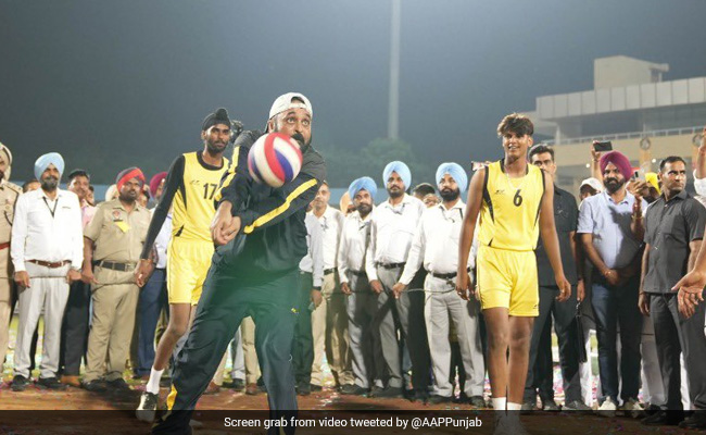 Video: Have You Seen Punjab Chief Minister Bhagwant Mann Play Volleyball Yet?