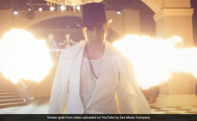 <i>Cuttputlli</i> Song <i>Rabba</i>: Akshay Kumar And Rakul Preet Set The Dance Floor On Fire