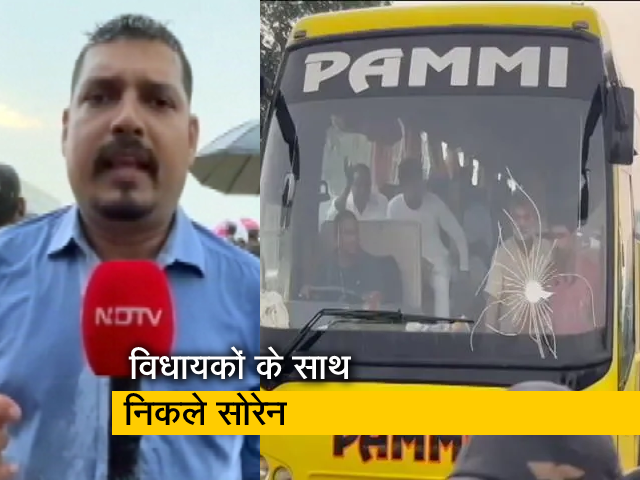 झारखंड के CM हेमंत सोरेन विधायकों के साथ खूंटी से निकले