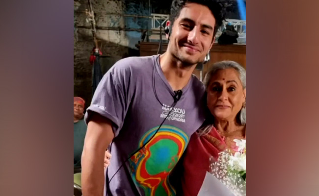 Ibrahim Ali Khan Got This Pic With <i>Rocky Aur Rani Ki Prem Kahani</i> Star Jaya Bachchan (He's On The Crew)